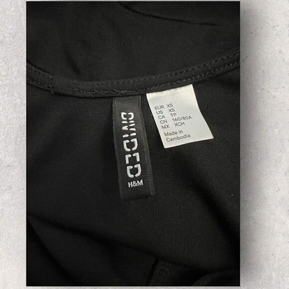 H&M divided sweetheart neckline dress - Picture 3 of 4